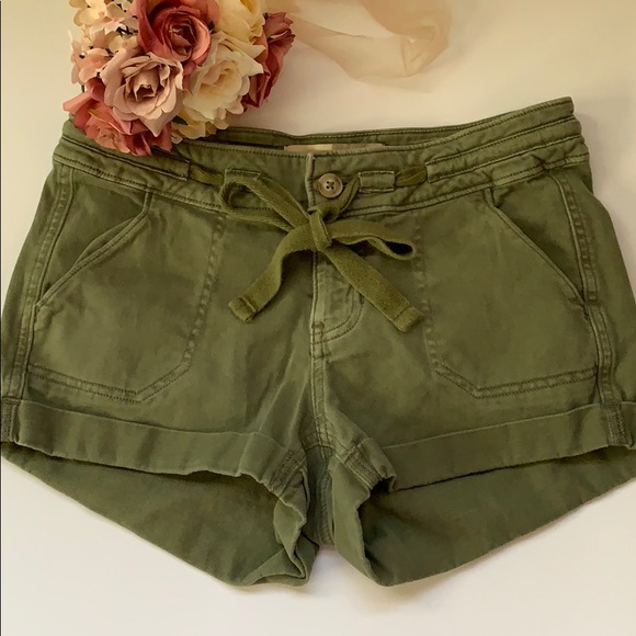 Hollister Pants - 🌻Hollister Low Rise Shorts